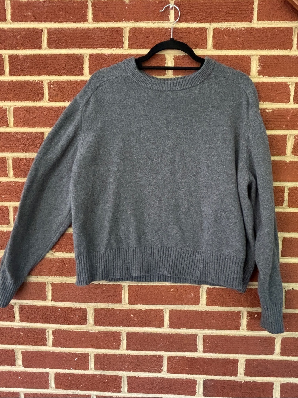 Banana Republic: Women’s Large Cropped Heather Gray Crewneck Sweater